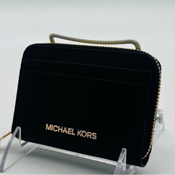 Michael Kors Medium Jet Set Travel MD ZA Card
Case Wallet Black - Picture 1 of 6
